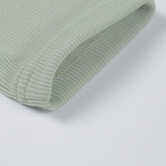 Rib Knit Buttoned Crop Top - Picture 12 of 16